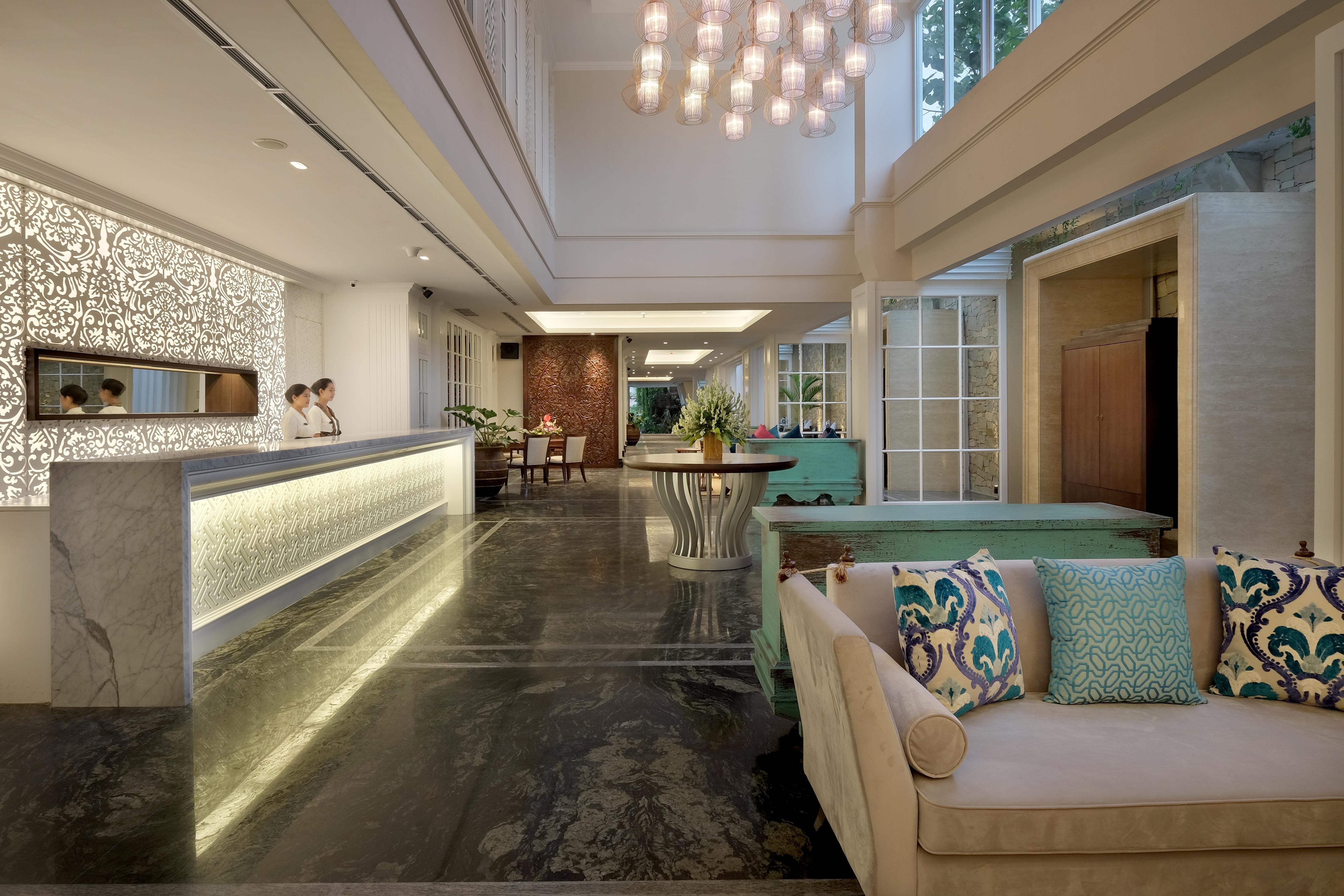 Jambuluwuk Oceano Seminyak Hotel Exterior photo The lobby of the hotel
