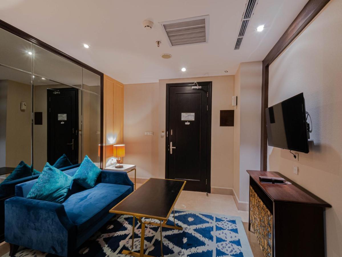 Jambuluwuk Oceano Seminyak Hotel Exterior photo Suite room at the hotel