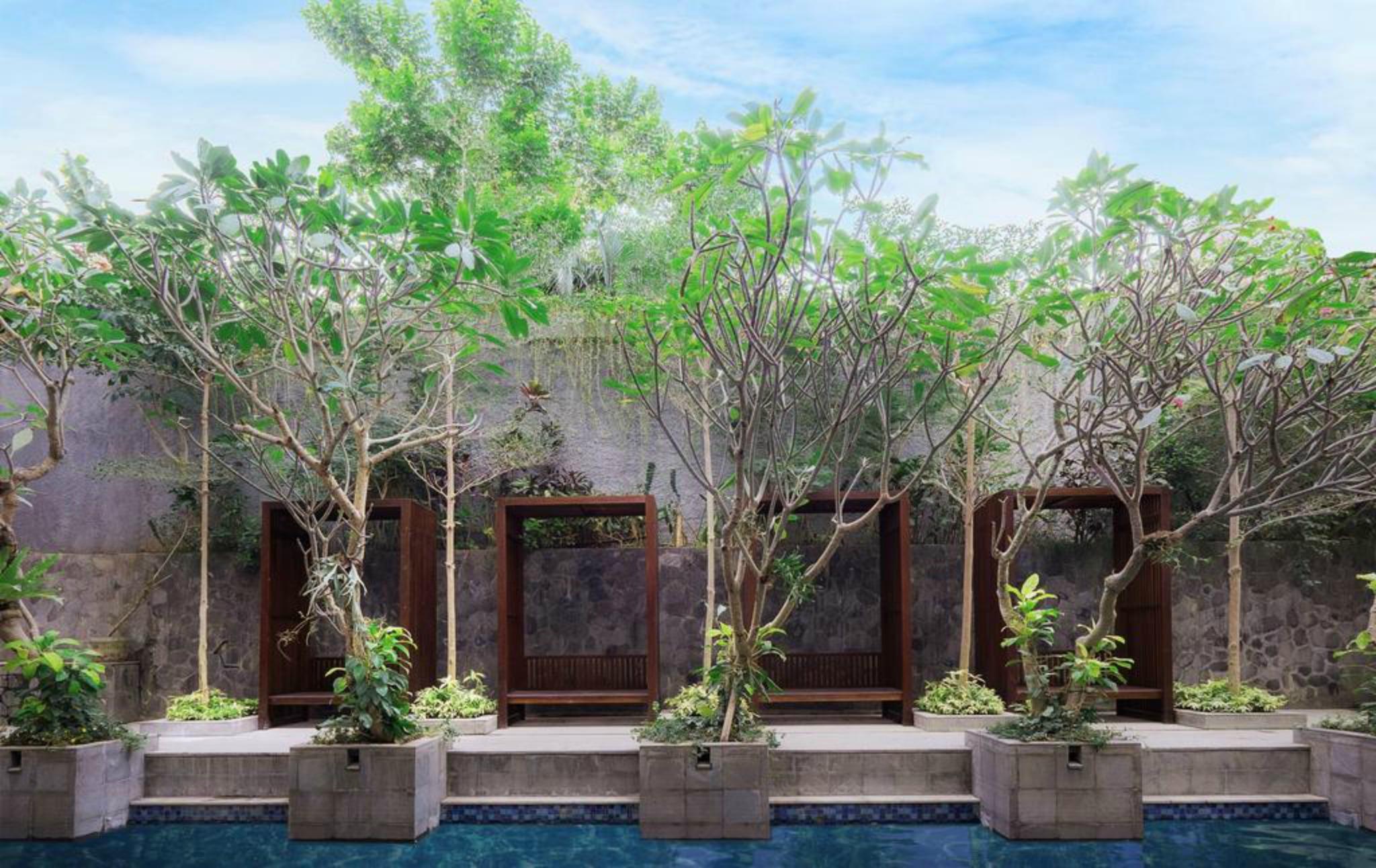Jambuluwuk Oceano Seminyak Hotel Exterior photo The hotel's swimming pool
