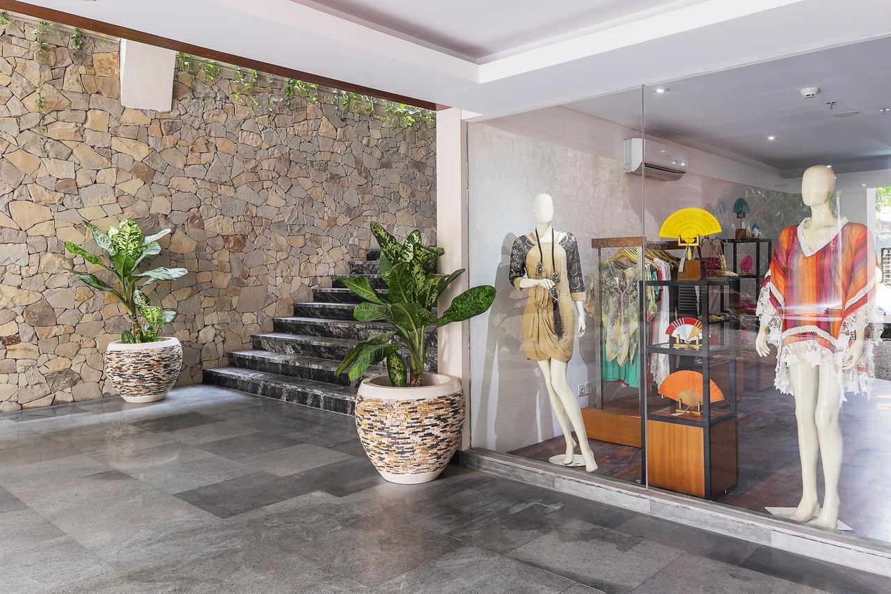 Jambuluwuk Oceano Seminyak Hotel Exterior photo Interior of the shopping mall