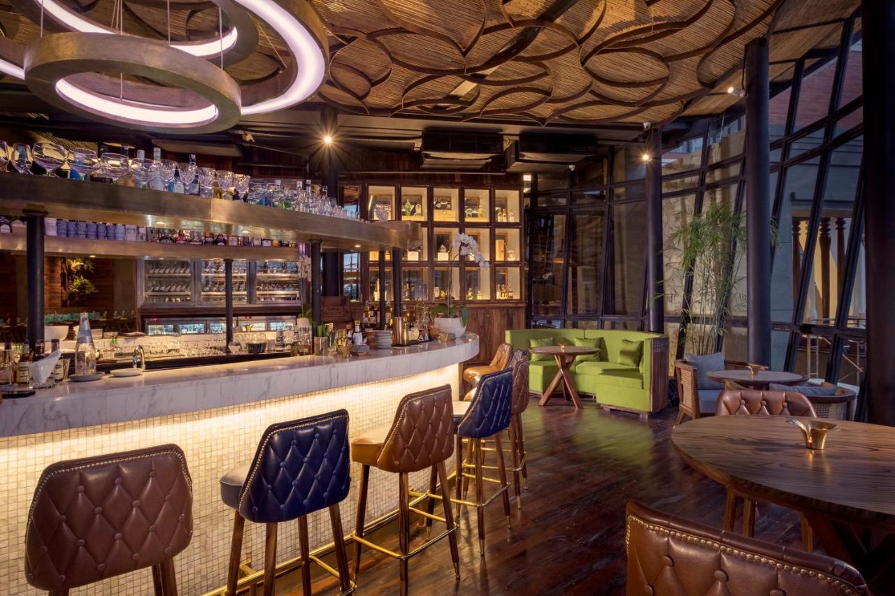 Jambuluwuk Oceano Seminyak Hotel Exterior photo The bar at the 101 bar